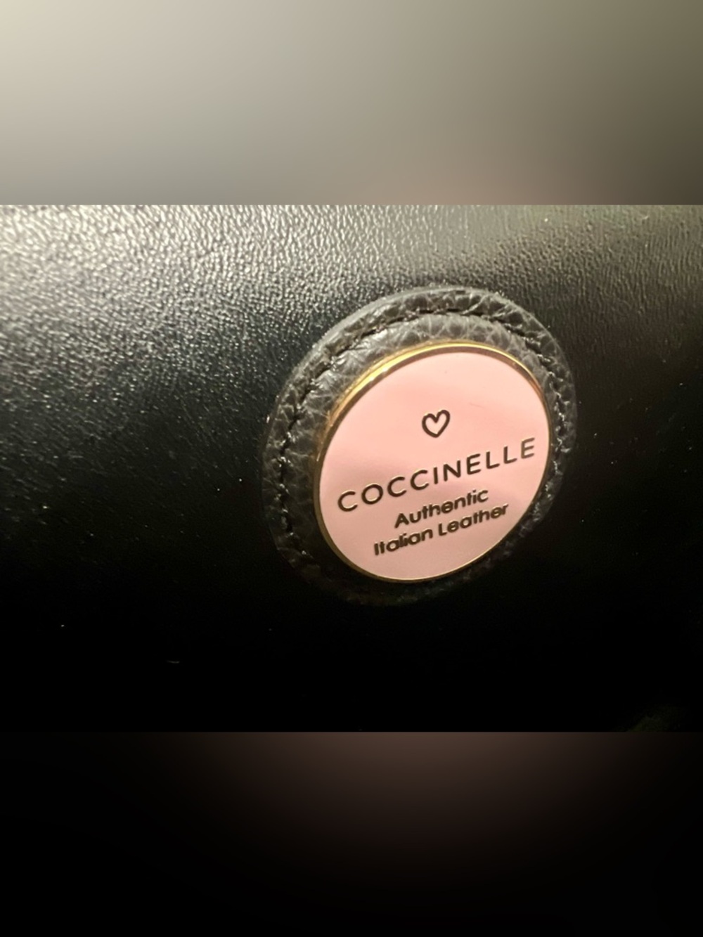 Coccinelle Black Pebbled Leather Clutch with Gold D-Ring Lock -broken latch - Picture 6 of 11
